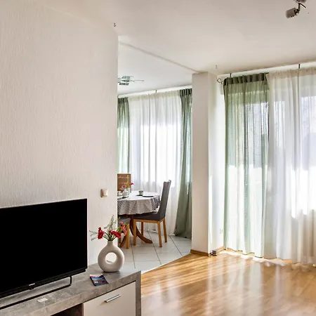 Haus Zum Rochusberg 1 דירה *